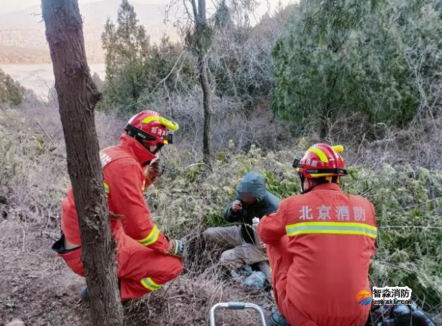 北京一男子酒后爬山，失聯(lián)一夜后獲救