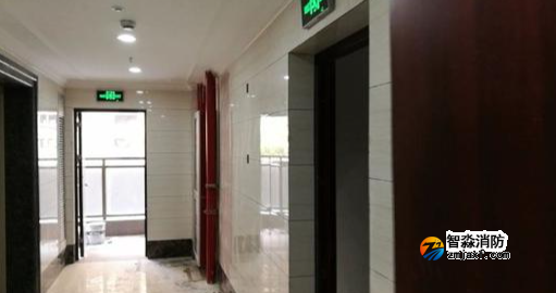 消防電梯前室應(yīng)當(dāng)設(shè)有哪些消防設(shè)備